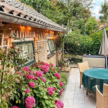 1 Bedroom Gorgeous Home In Zoutelande Exterior photo